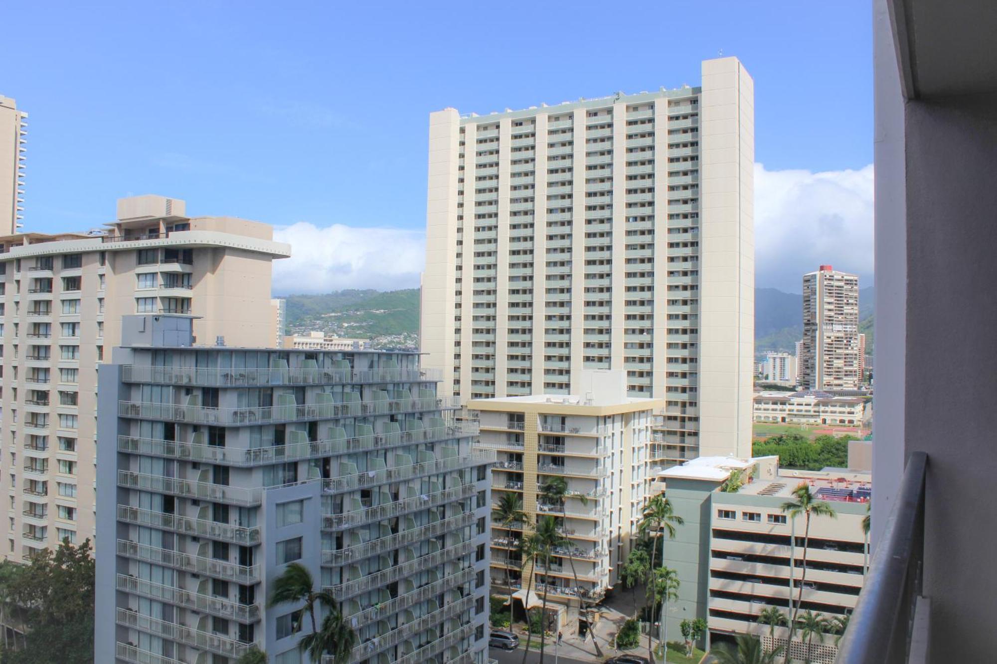 Renovated Bright & Spacious Royal Kuhio Studio Condo ホノルル エクステリア 写真